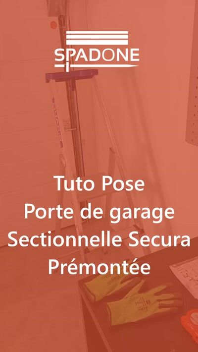 Porte de garage sectionnelle motorisée l.300 x h.200 cm lisse blanche - SPADONE